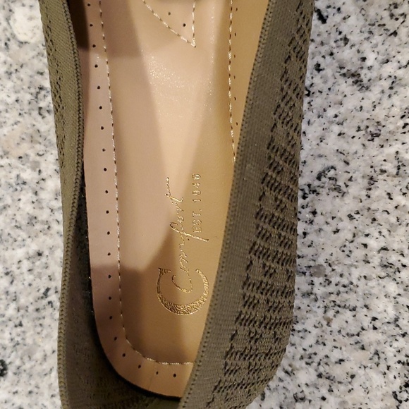 C Comfort Est 1946 Olive Green Loafers Women's Size 10 - Picture 5 of 11